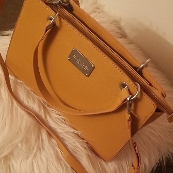 Purse - Picture 2 of 3